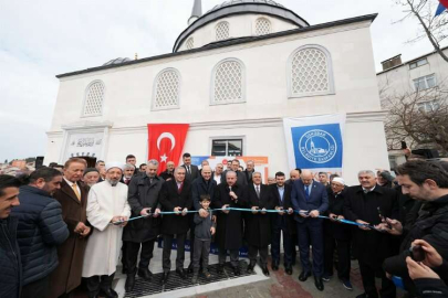 İstanbul Üsküdar'da Kıroğlu Camii ibadete açıldı