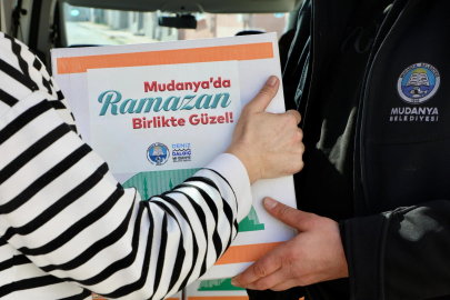 Mudanya'da erzak kolileri sahiplerine ulaşıyor