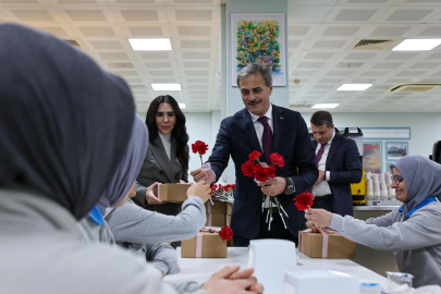 Sakarya Hendek'te emekçi kadınlara konuk oldu