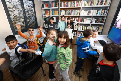 İzmir'de Efes Selçuk’ta çocuklar ve aileler yalnız değil