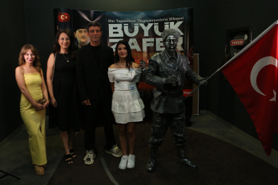 Genç nesillere tarihi yaşatacak filme görkemli gala