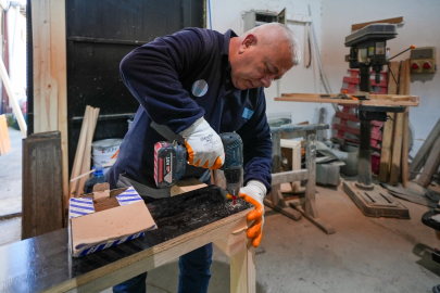 Maltepe'nin kent mobilyaları, geri dönüşümle üretiliyor