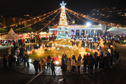 Bursa'da yeni yıl coşkusu yaşatan renkli etkinliklere devam