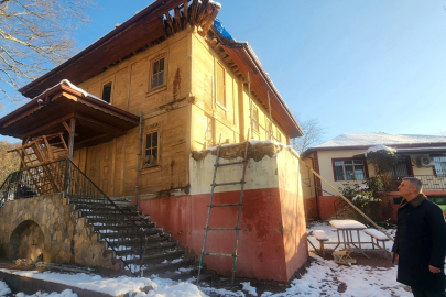 Tarihî Nüzhetiye Camii’nde restorasyon sürüyor