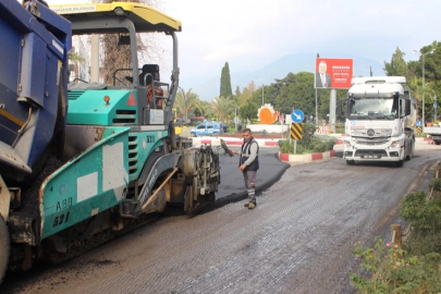 Antalya Büyükşehir'den Finike’ye asfalt desteği