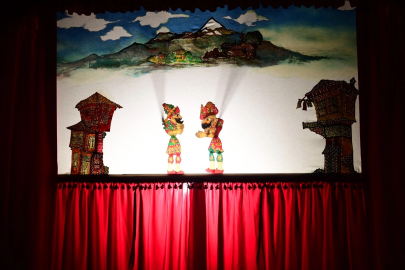 Bursa Osmangazi’de Karagöz perdesi çocuklar için açıldı