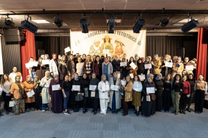 Diyarbakır'da Tıbbi Aromatik Bitki Atölyesi kursiyerlerine sertifika