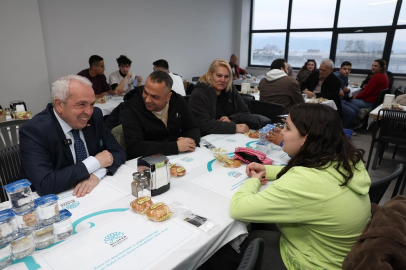 Bursa Nilüfer'de Başkan Özdemir vatandaşlarla iftarda buluştu