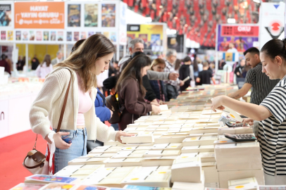 Bursa Osmangazi, sevilen yazarları okurlarla buluşturuyor