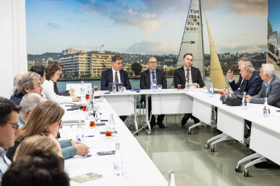 İzmir’in 8 bin 500 yıllık hazinesi masaya yatırıldı