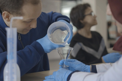 Kocaeli'de gençler ve özel bireylerden sakız kokulu kolonya