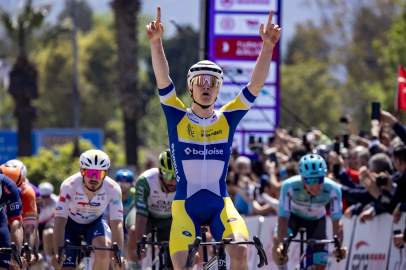 Cumhurbaşkanlığı Bisiklet Turu’nda ilk etap Tom Crabbe’nin