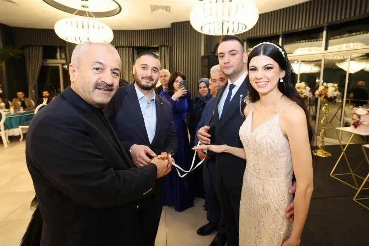 Gazeteci Yüksel Ercan’ın kızı Güntülü nişanlandı